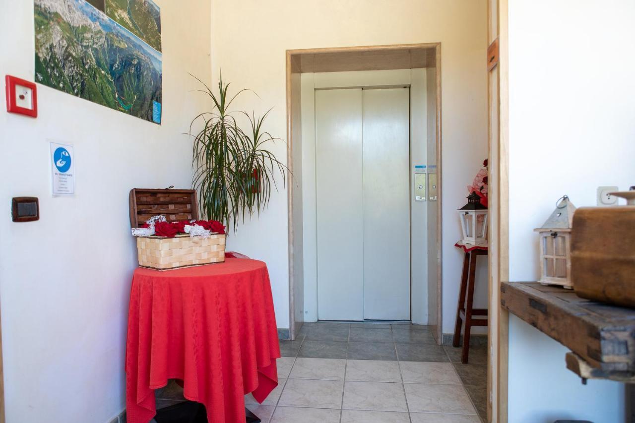 Hotel Ristorante Sagittario Feltre Exterior photo