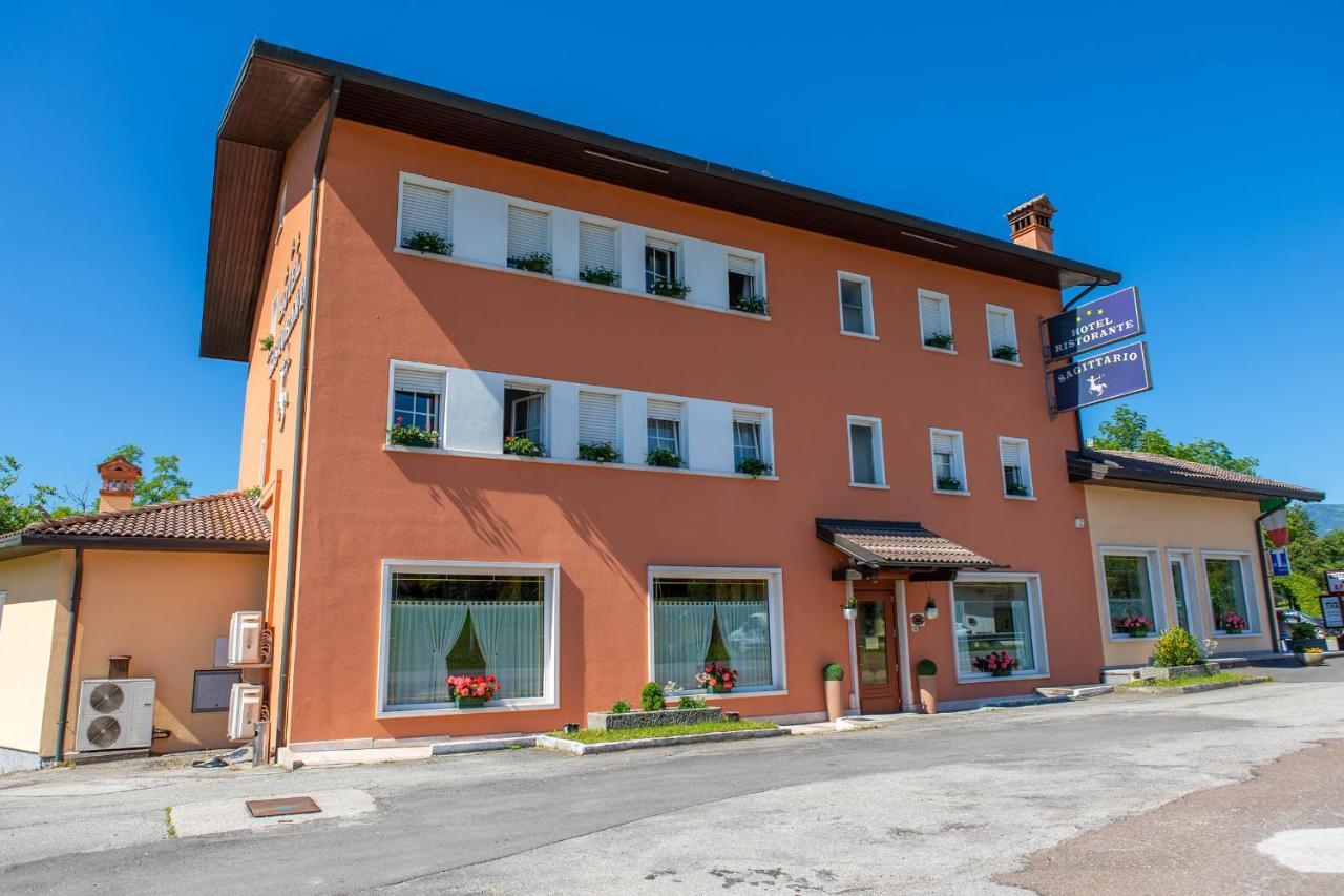 Hotel Ristorante Sagittario Feltre Exterior photo