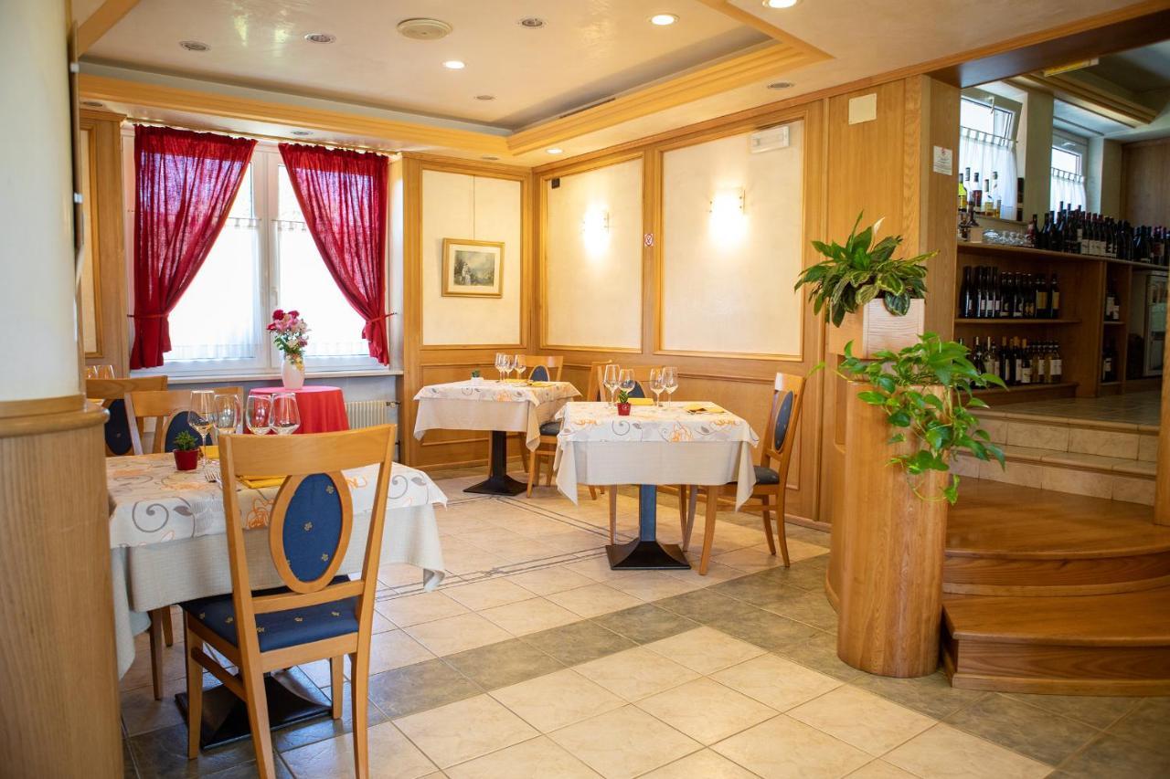 Hotel Ristorante Sagittario Feltre Exterior photo