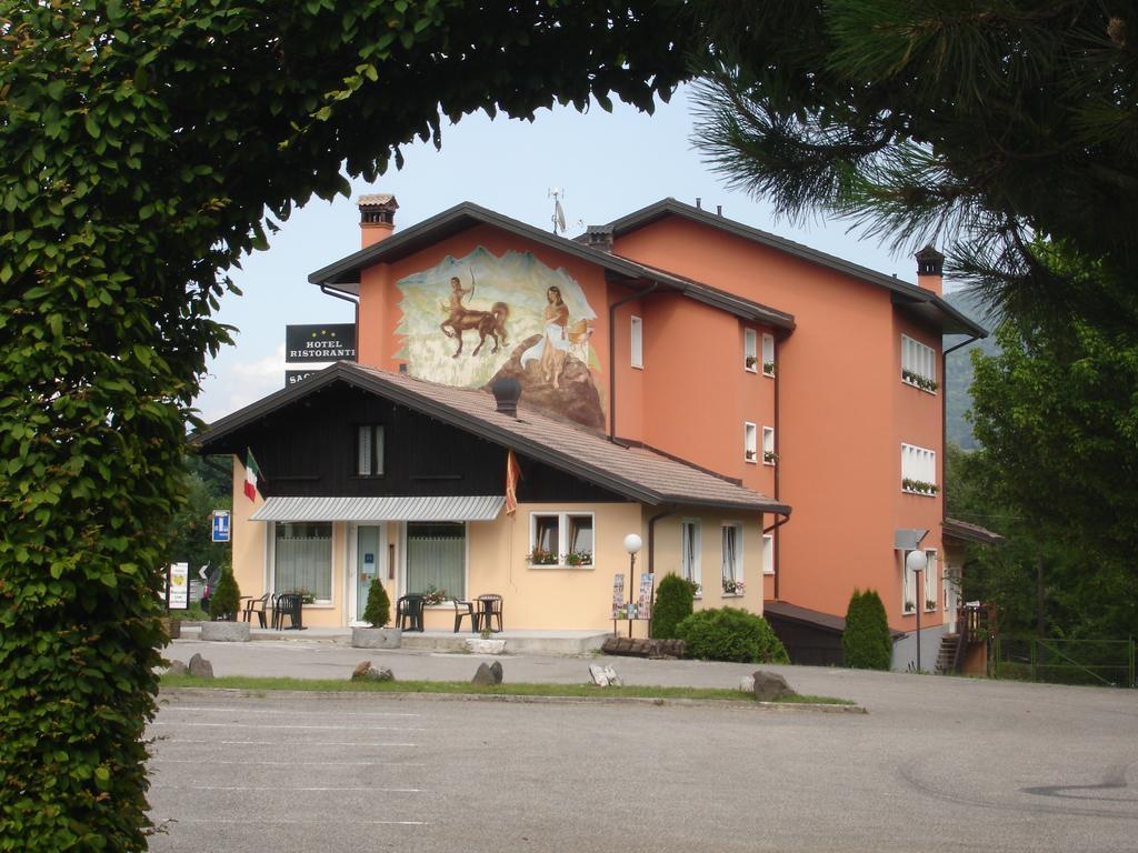 Hotel Ristorante Sagittario Feltre Exterior photo