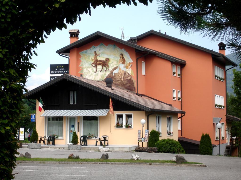 Hotel Ristorante Sagittario Feltre Exterior photo